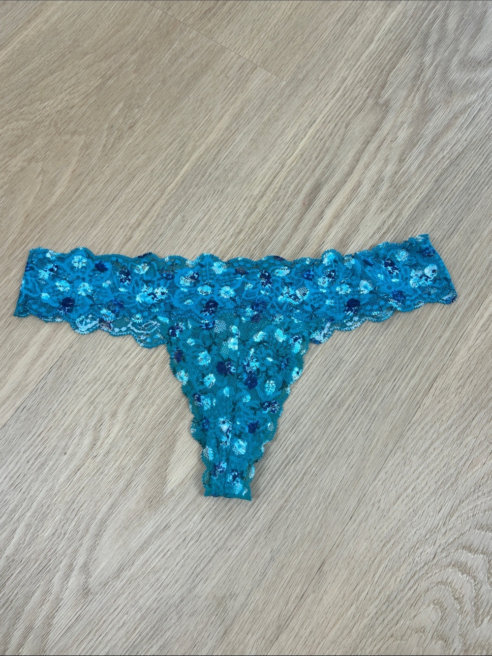 PINK Victoria’s Secret Lace Floral Thong Panty XS